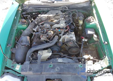 1999 Ford Mustang z USA, uszkodzony, nr VIN 1FAFP4047XF152905